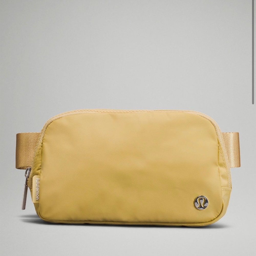 🌞SOLD 🌞 NWT Lululemon Everywhere Belt Bag in Golden Sand 🌞